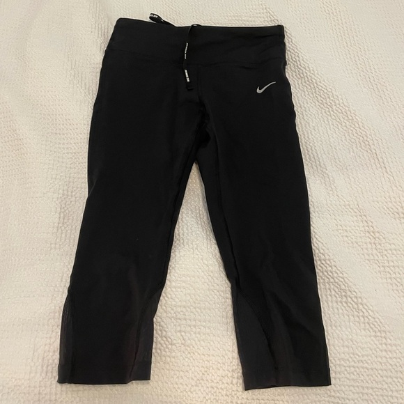 Nike Pants - Nike Dri-fit capri legging. Size S
